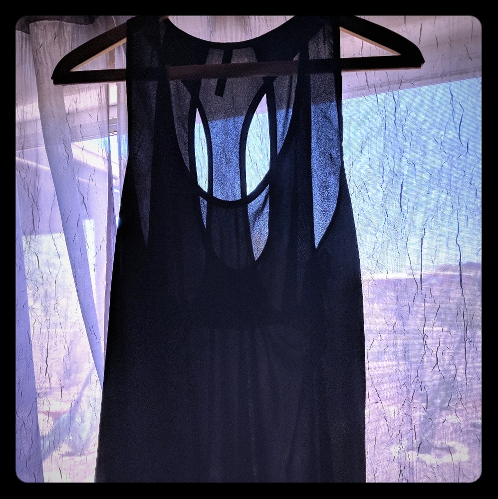 B. Jewel Black flowy Tank Top - Small